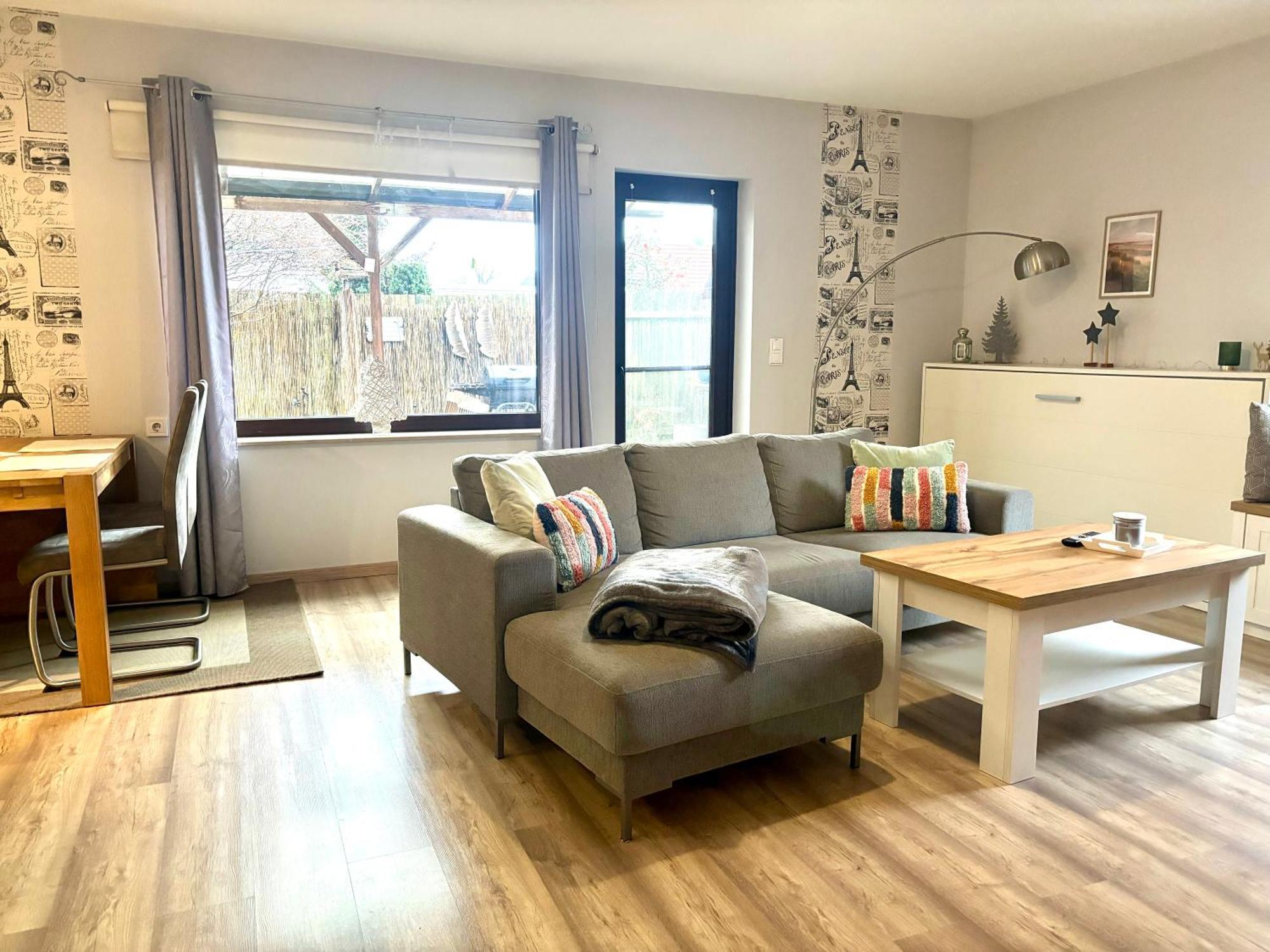 Grosse Wohnkueche, Terrasse, Schlafzimmer Am Steinhuder Meer, Wlan, Parkplatz, Fussbodenheizung, 70Qm Wunstorf Exteriér fotografie
